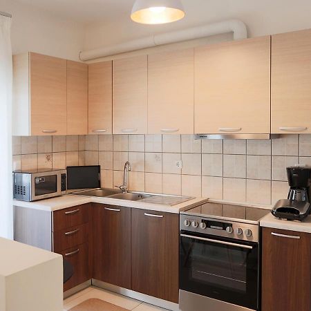 V Luxury Apartment 1 Ioannina Ngoại thất bức ảnh
