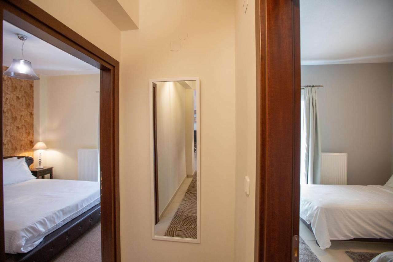 V Luxury Apartment 1 Ioannina Ngoại thất bức ảnh