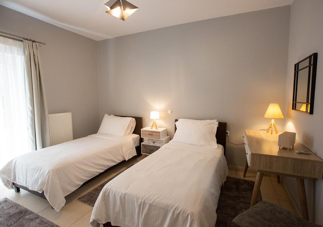 V Luxury Apartment 1 Ioannina Ngoại thất bức ảnh